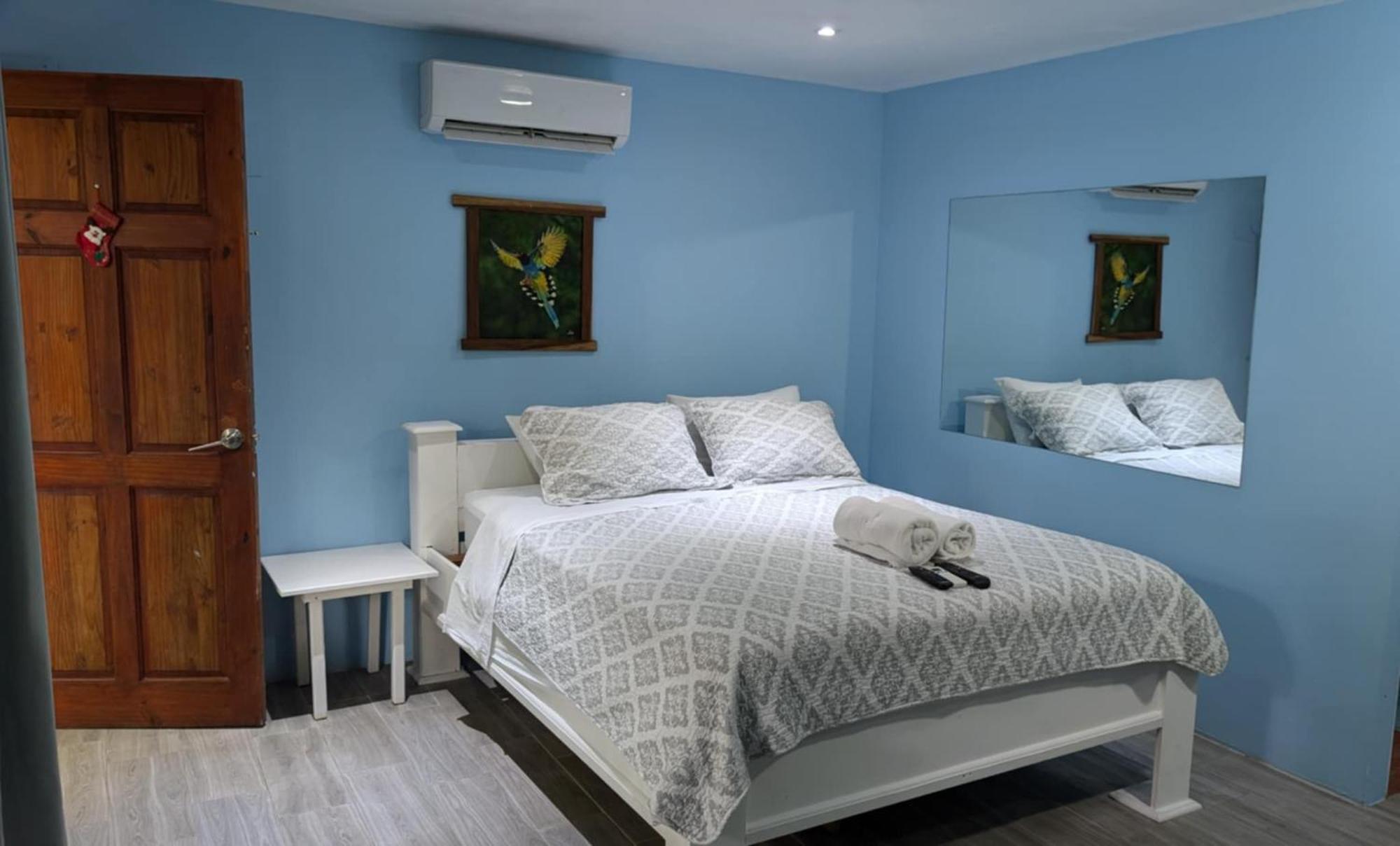 Hotel Peace Of Paradise Free Park Tour & Free Breakfast 2*